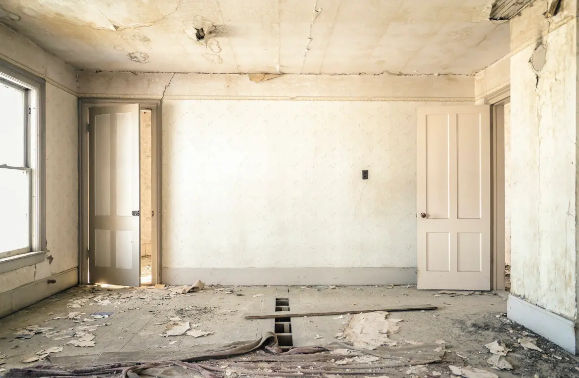 Waste disposal crew managing a cleanout project in Parkersburg